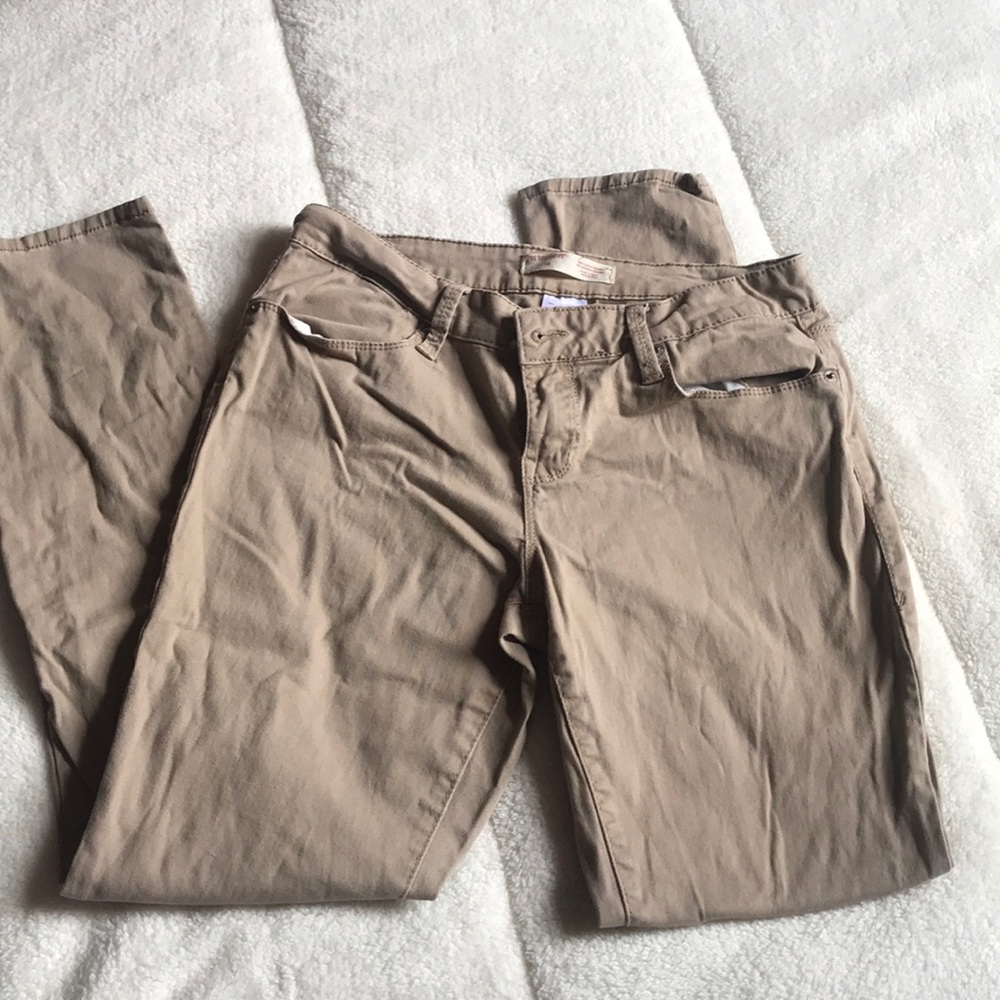 Women’s Khaki pants